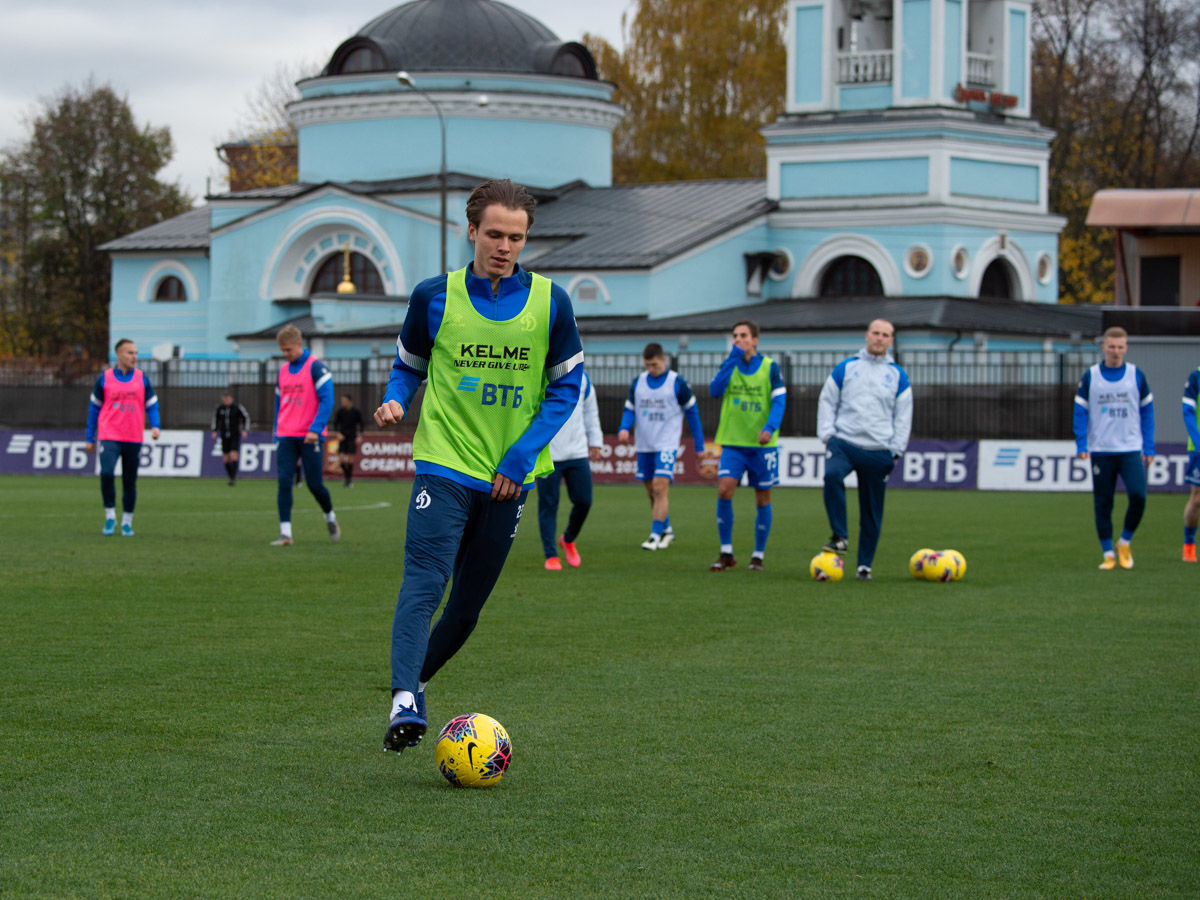 Vladislav Karapuzov, midfielder | content.person.title_page.