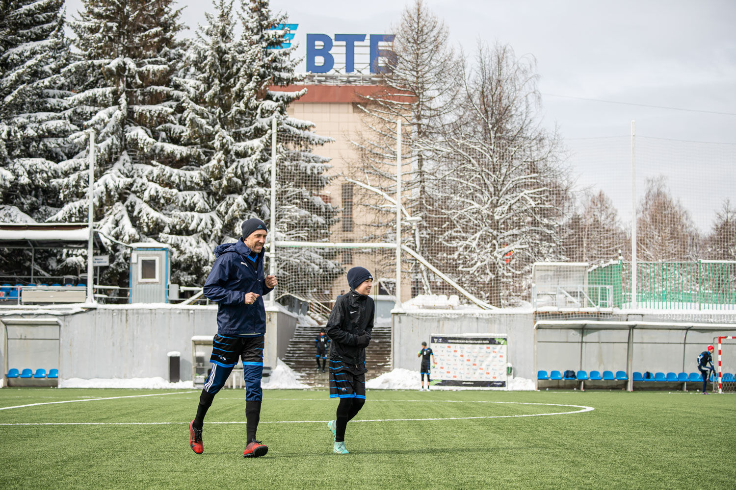 Товарищеский матч между ветеранами «Динамо» и сотрудниками банка ВТБ