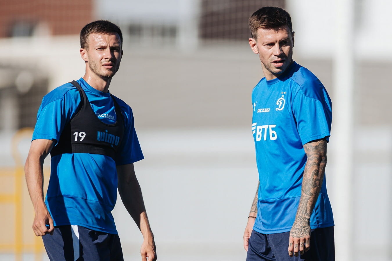 Fedor Smolov and Daniil Lesovoy change shirt numbers
