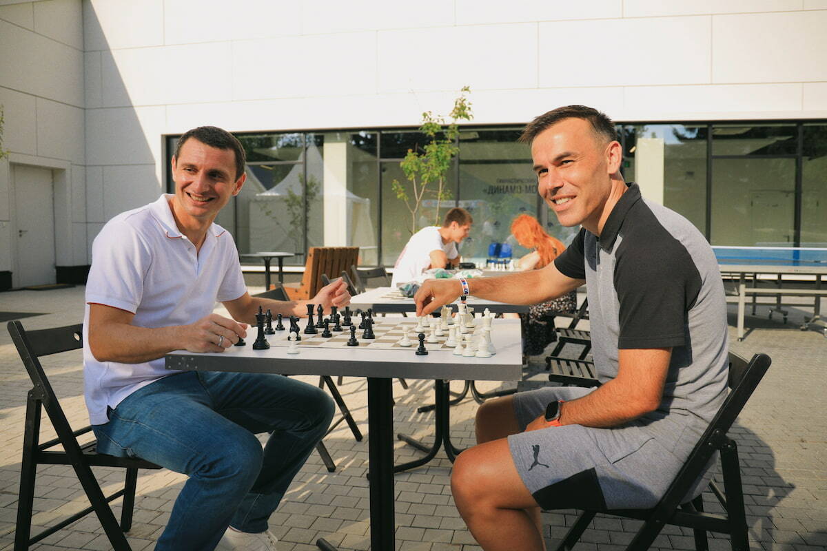 Torneo de ajedrez y sesión de autógrafos de las leyendas del "Dynamo": anuncio del día en el Festival de Bratsk.
