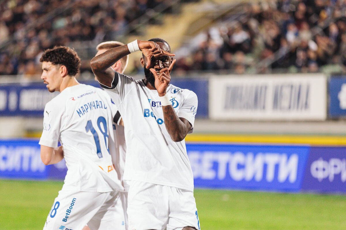 Un gol de Ngamaleu dio a los azules y blancos la victoria contra Dynamo Majachkala