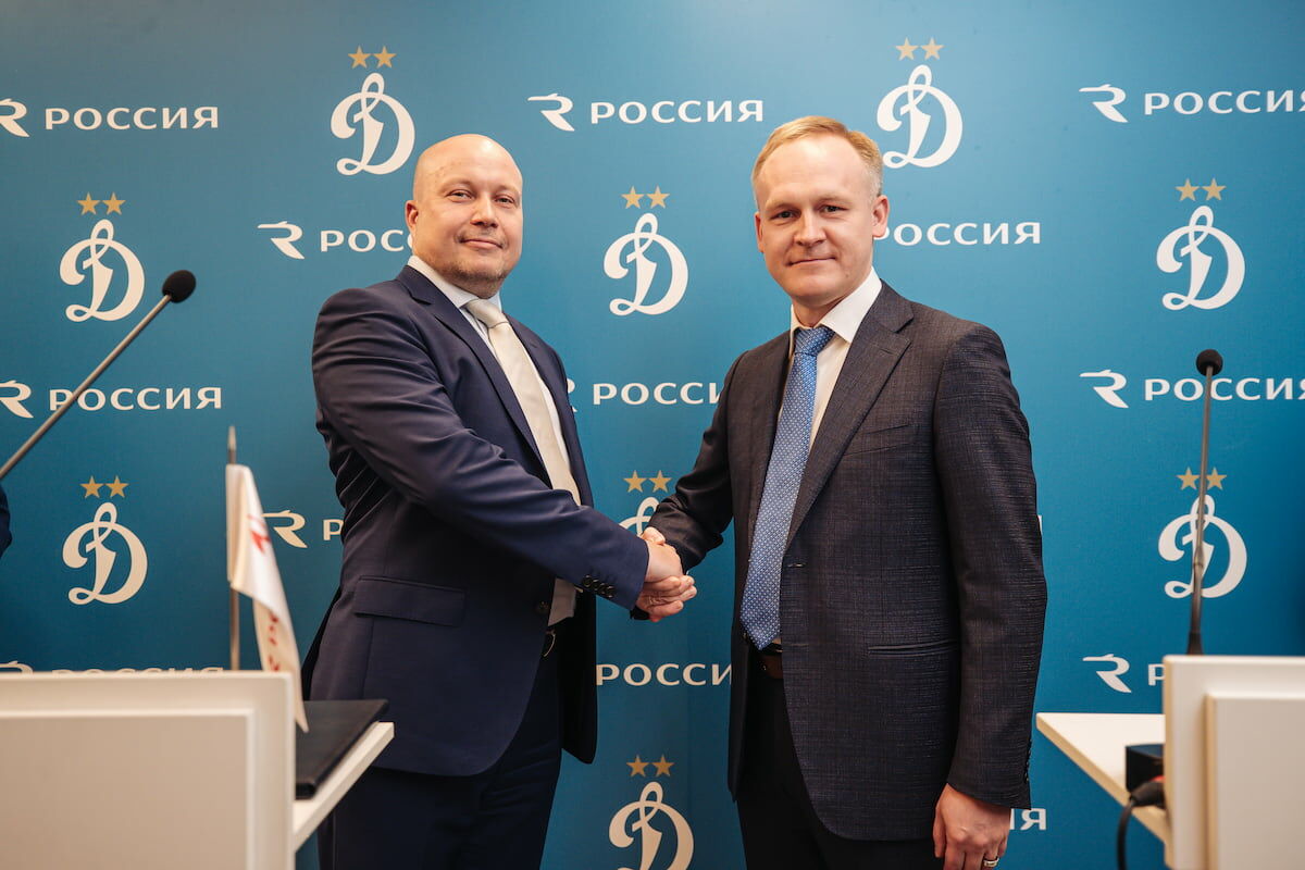 Авиакомпания «Россия» стала официальным перевозчиком футбольного клуба «Динамо»