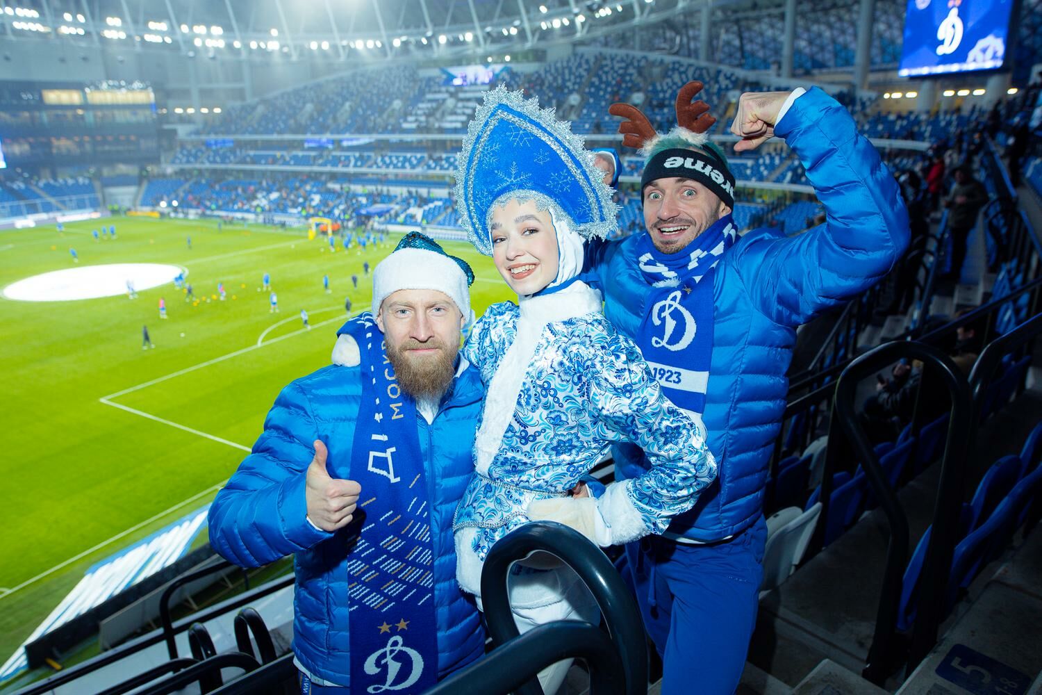 Первое AR-шоу на футболе в России и могучий Дед Мороз: как прошёл новогодний матчдей на игре с «Зенитом»