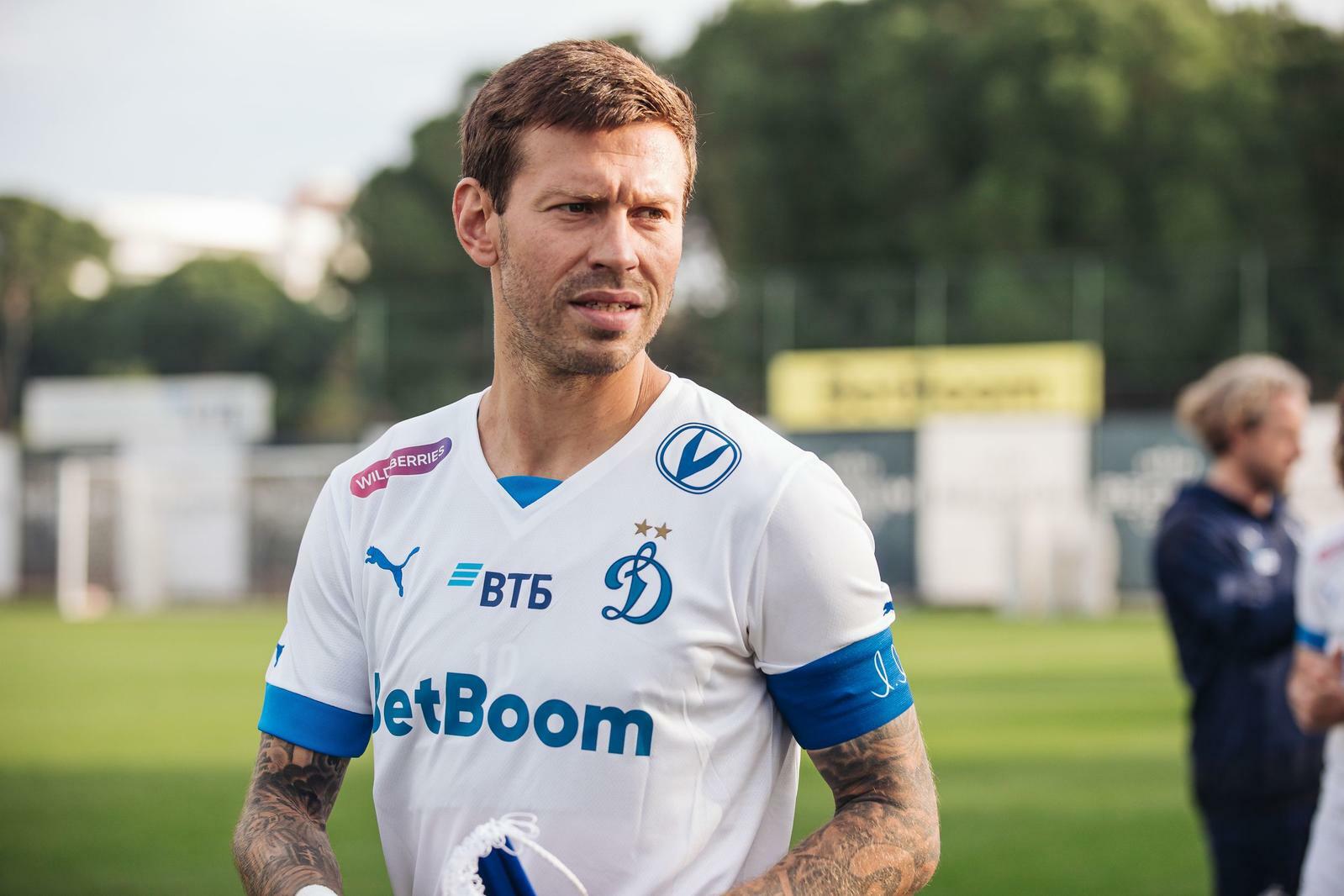 FC Dynamo Moscow News | Fedor Smolov: "It's great to see familiar faces of fans at the training camps, a cool tradition." Official Dynamo Club website.