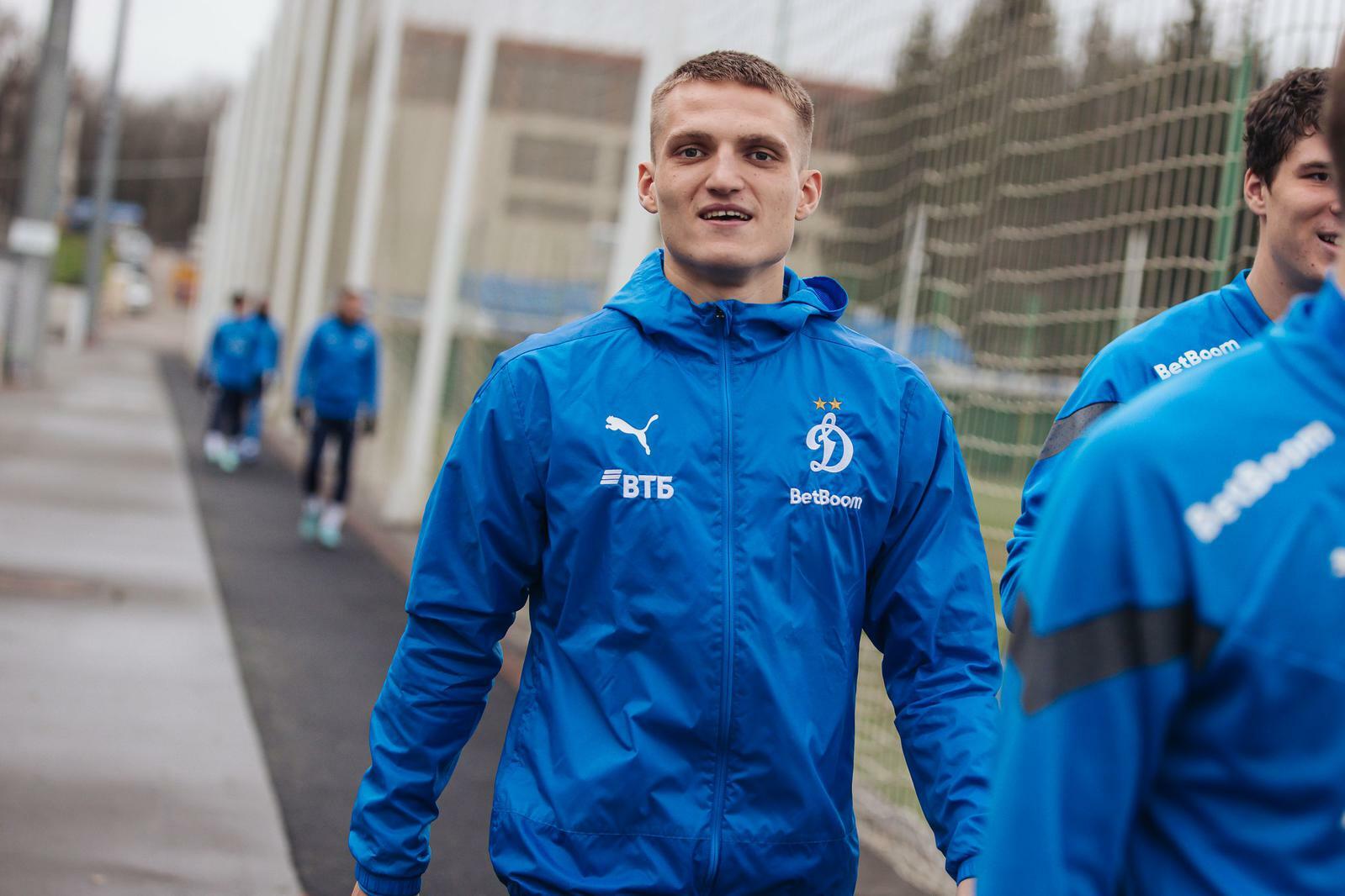 Noticias del FC "Dynamo" Moscú | ¡Feliz cumpleaños, Stanislav! Sitio oficial del club Dynamo.
