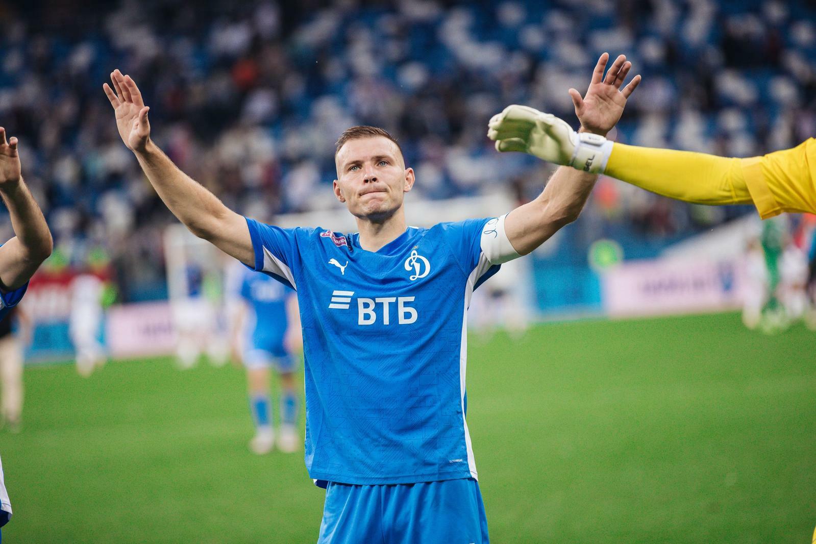 Noticias del FC "Dynamo" Moscú | Sergey Parshivlyuk: "Aprovecho cualquier oportunidad para ayudar a los jóvenes". Sitio oficial del club Dynamo.