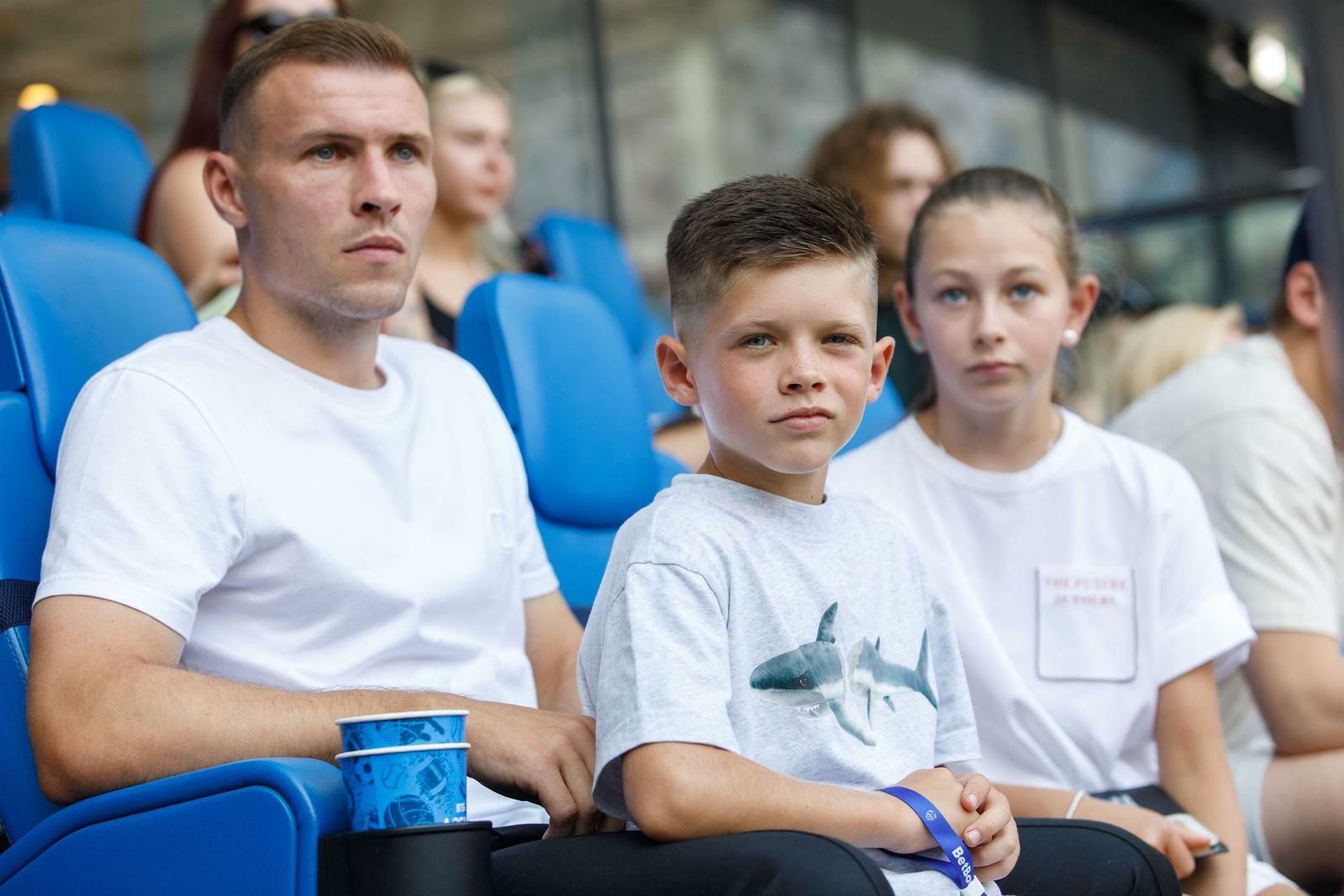 Noticias del FC "Dynamo" Moscú | Sergey Parshivlyuk: "Aprovecho cualquier oportunidad para ayudar a los jóvenes". Sitio oficial del club Dynamo.