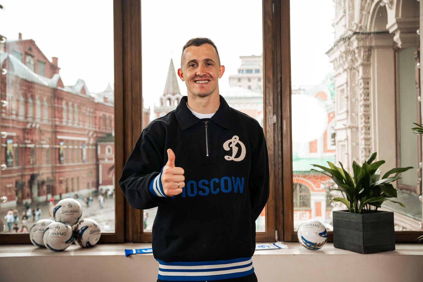 FC Dynamo Moscow News | Lunyov's Autograph Session and Yashin's Lecture on Cars: Today at the Bratsky Festival. Official Dynamo Club Website.