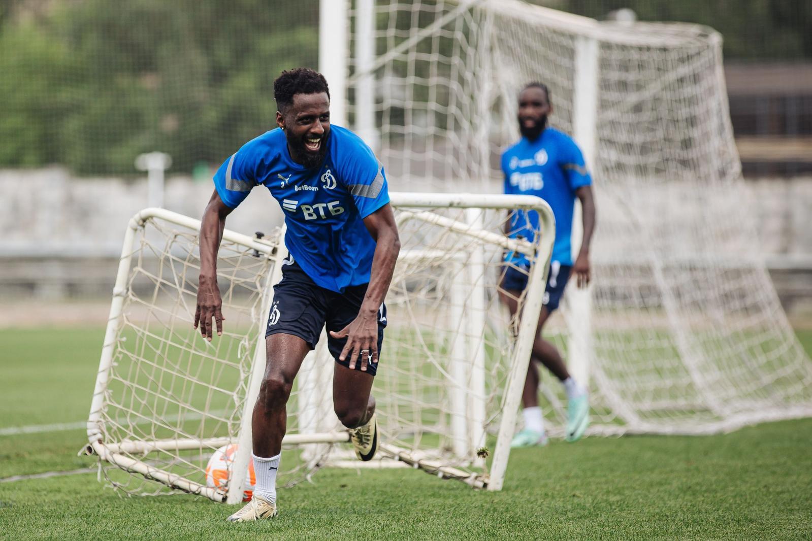 ¡Feliz cumpleaños, Eli! | Las noticias del FC Dynamo Moscú